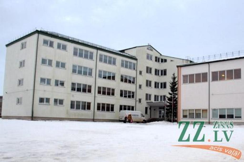 Ceturtdien «Zemgales Ziņās»: No skolas ar smadzeņu satricinājumu slimnīcā; Sesavā turpinās «cūku kari»