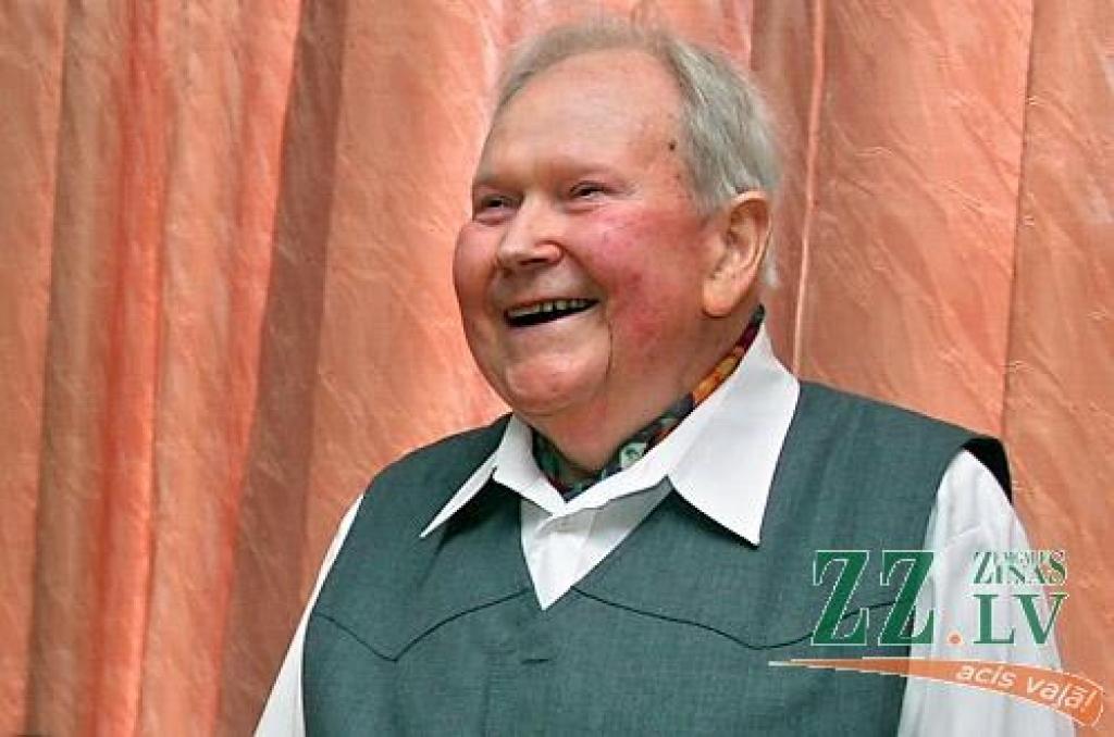 Atvadīsies no mūžībā aizgājušā horeogrāfa un deju svētku goda virsvadītāja Ozola