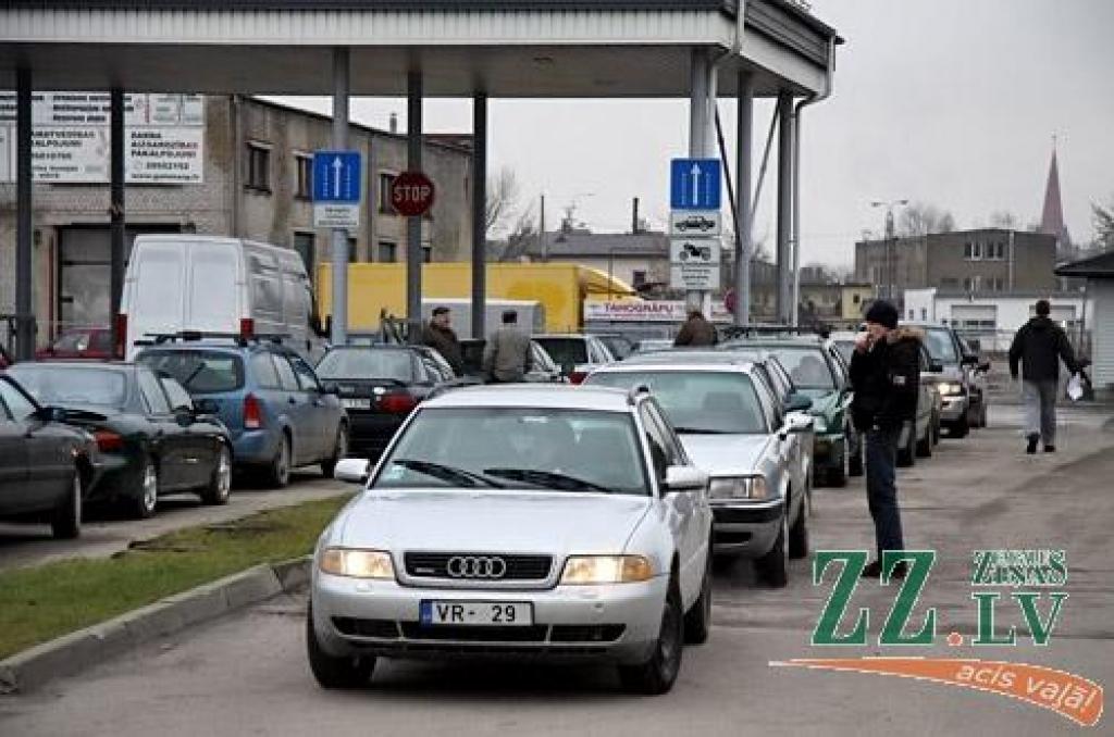 Pie CSDD – garas rindas; šodien strādā stundu mazāk