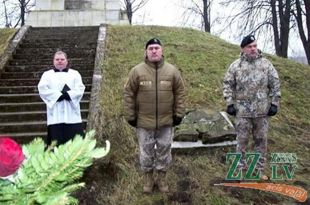 Kadeti godina Brīvības cīņās kritušos