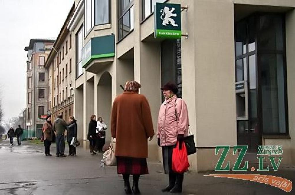 Pensijas un pabalstus «Krājbankas» kontos VSAA izmaksājusi 3177 klientiem Jelgavā un novados ap to