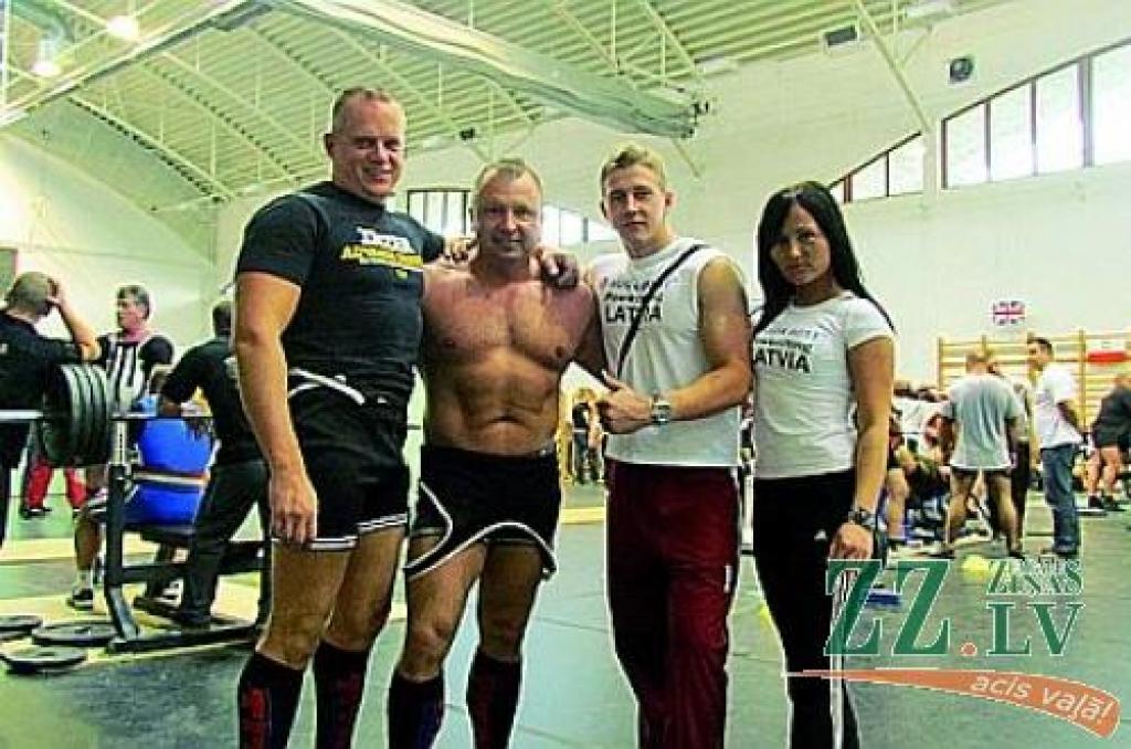 Pauerliftings. «Apolonieši» izcīna galvenās trofejas pasaules kausā