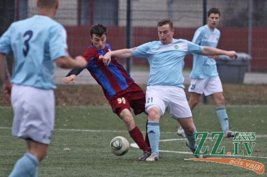 Futbols. «Jelgava 2» zaudē Rēzeknes komandai un paliek divpadsmitie (ar foto)