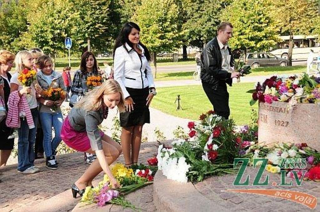 Aučos apbalvos Jāņa Čakstes stipendiāti jelgavnieci Janu Uzāni