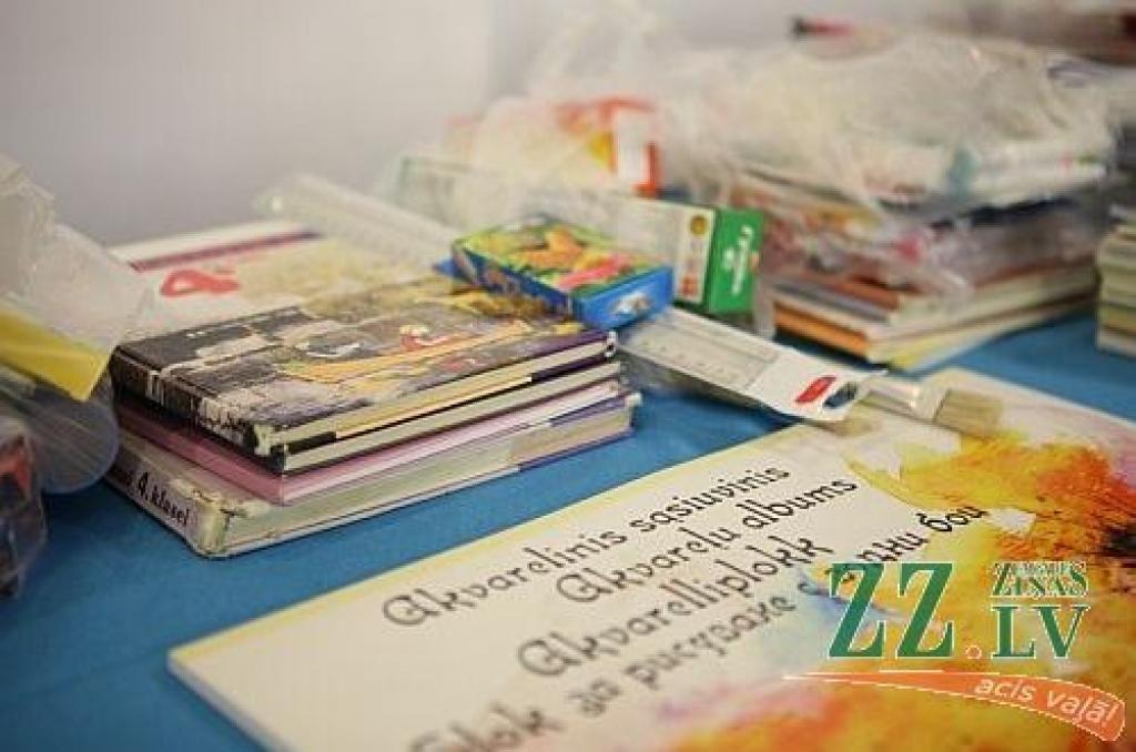 Jelgavnieki aktīvi ziedo skolas lietas grūtībās nonākušām ģimenēm