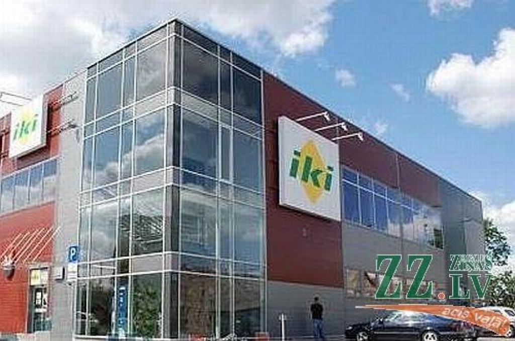 Pārplūdušas kanalizācijas dēļ Dobeles šosejas lielveikalā IKI neciešama smaka