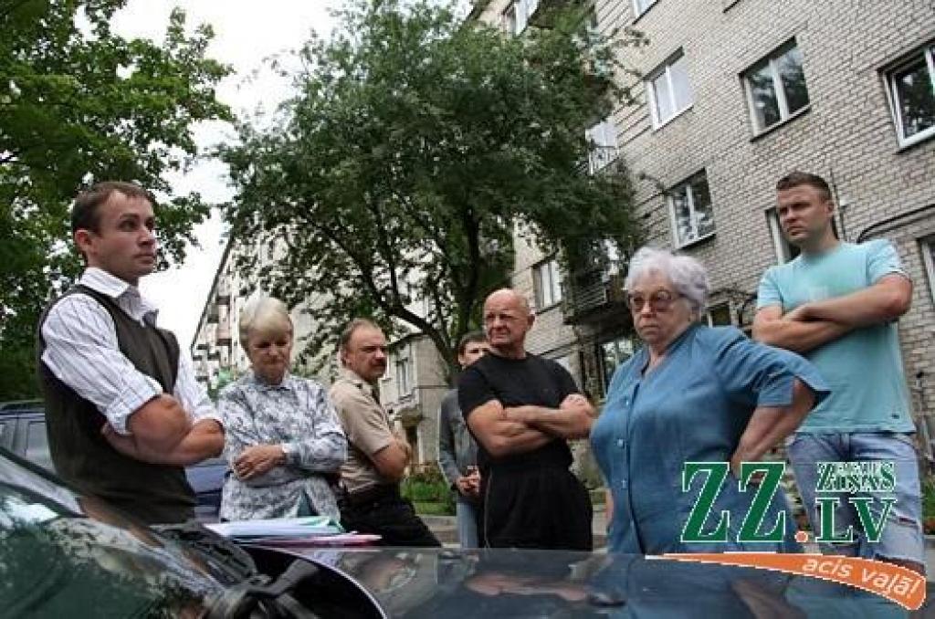 Tiesvedības dēļ tomēr jāatliek plāni par mājas siltināšanu