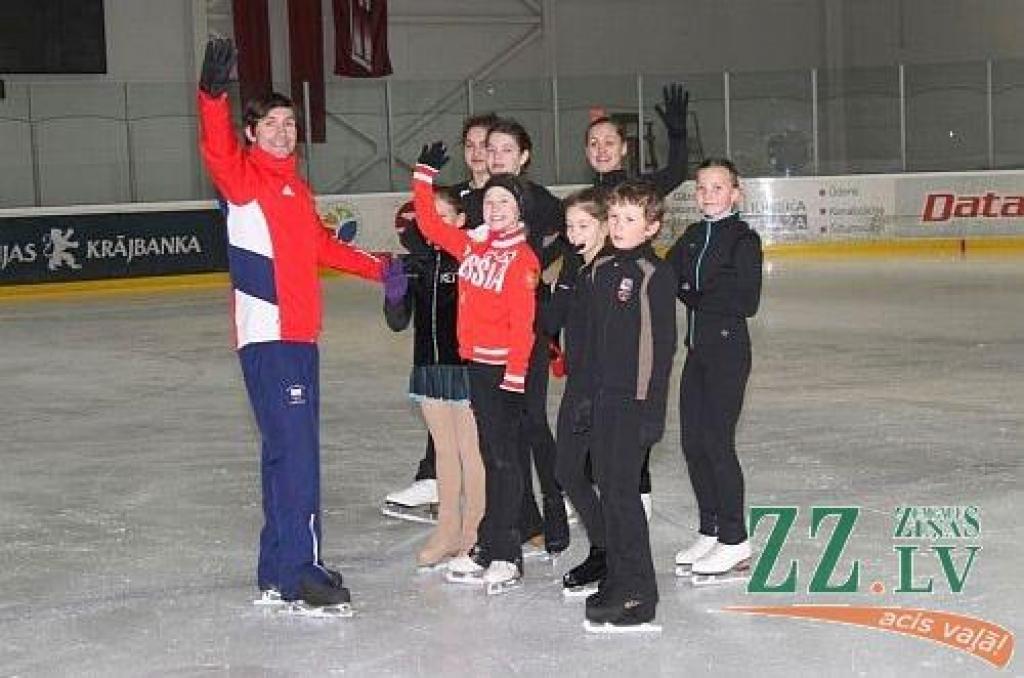 Daiļslidošana. Ozolniekos treniņus vada speciālists no Lielbritānijas