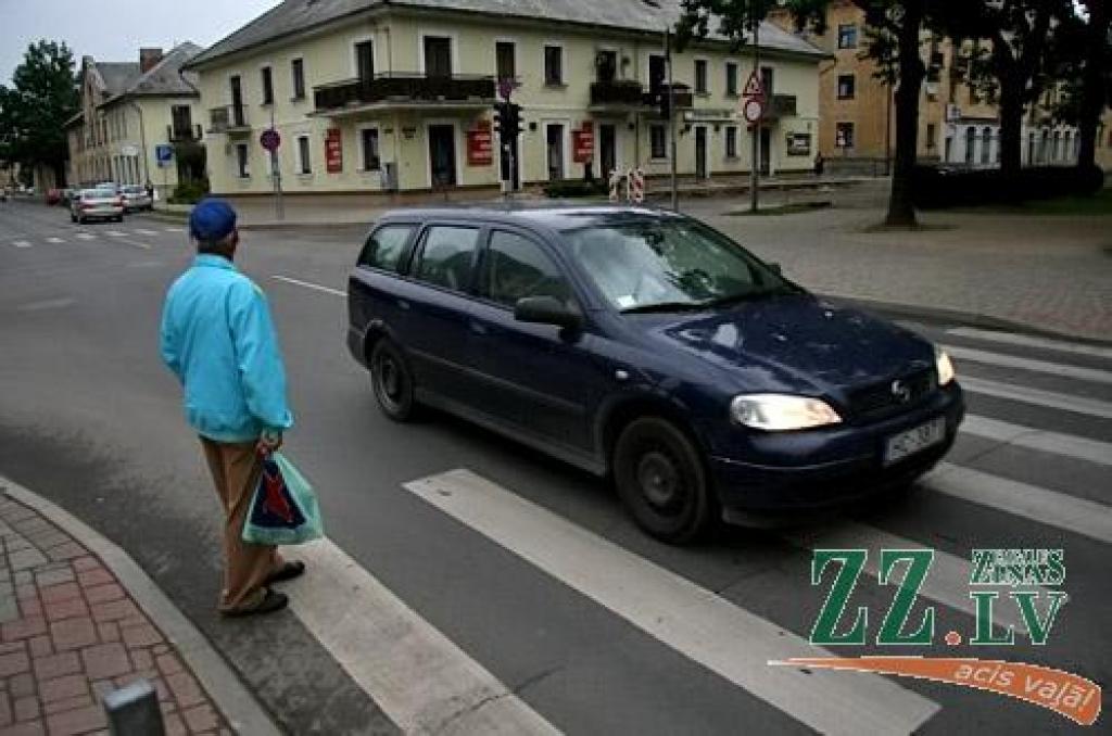 Remonta laikā grūti pāriet krustojumu