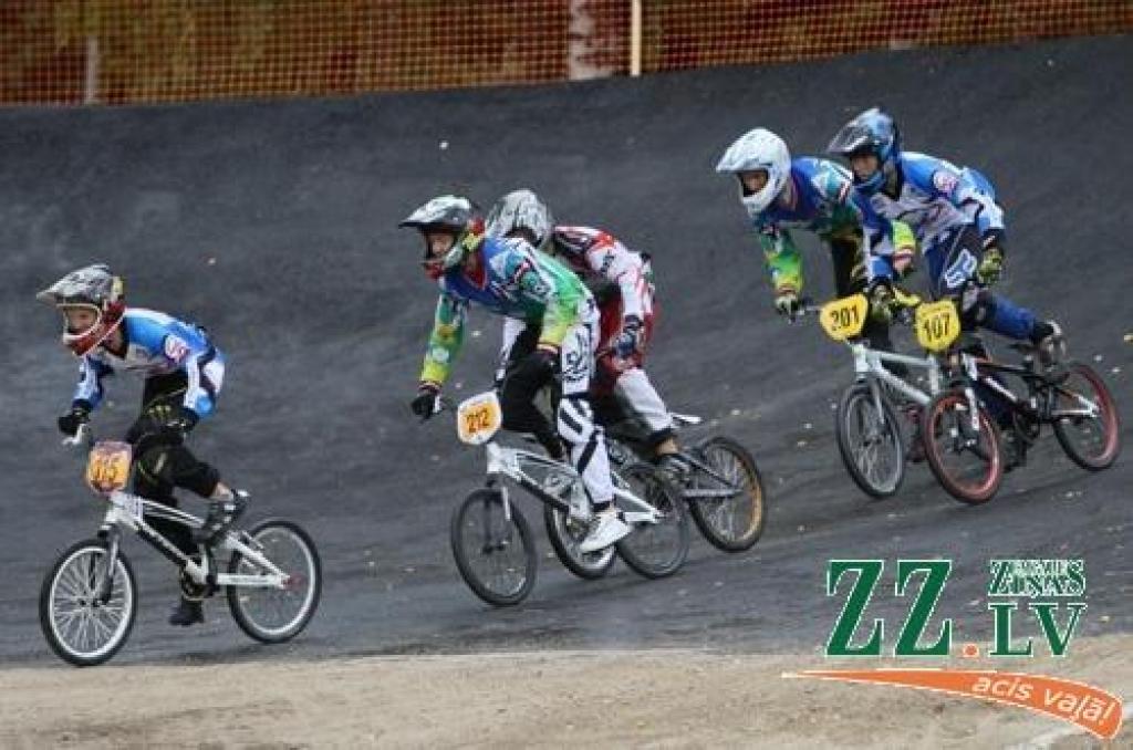 BMX. «Mītavas kumeļiem» četri Latvijas čempioni