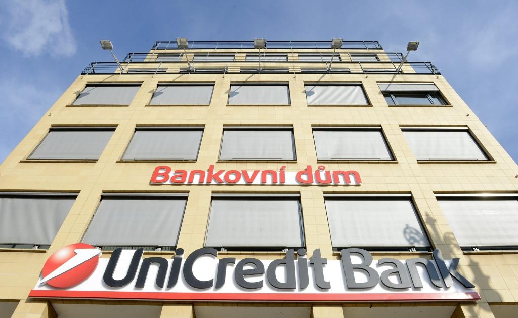 UniCredit pārtrauks sniegt bankas pakalpojumus Latvijā