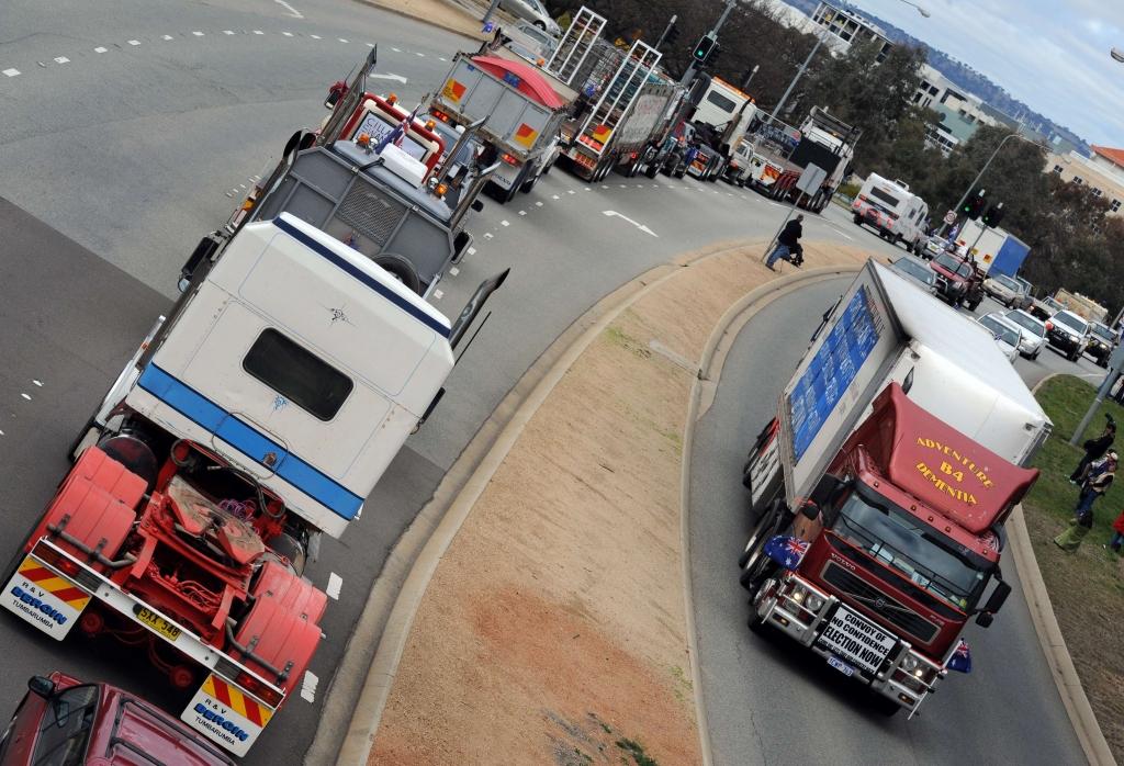 Šodien atcelti transportlīdzekļu masas ierobežojumi uz vairākiem plūdu skartajiem ceļiem