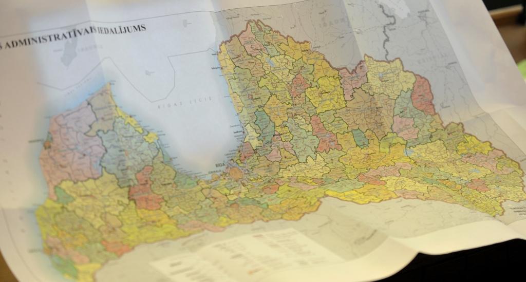 Reformas aizkavēšanā pašvaldības vaino ministriju