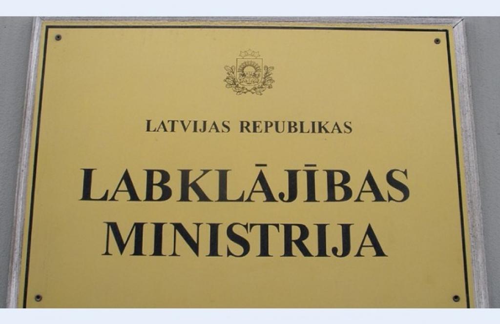 Veselības inspekcijas pārbaudes sociālās aprūpes centros atklāj bēdīgu situāciju; LM lūgs valdībai papildu naudu