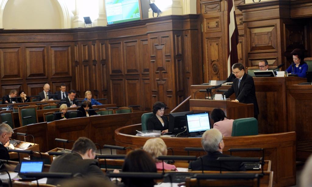 papildināta (17:11) - Koalīcija piedāvā apsūdzētu pašvaldību deputātu pilnvaras ierobežot pēc ģenerālprokurora informācijas saņemšanas