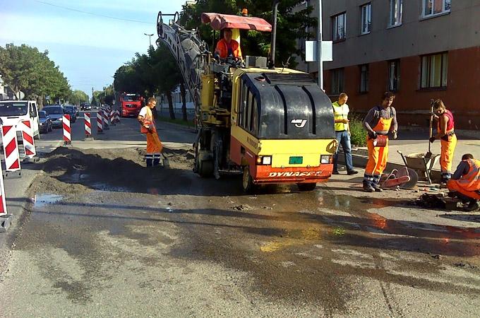 Lielajā ielā sāks klāt virskārtu; aicina ieplānot vairāk laika