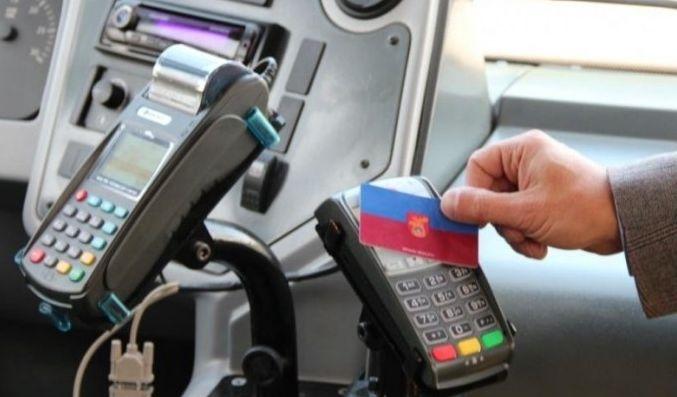 Pagarina darba laiku, lai skolēni varētu saņemt elektroniskās apliecības