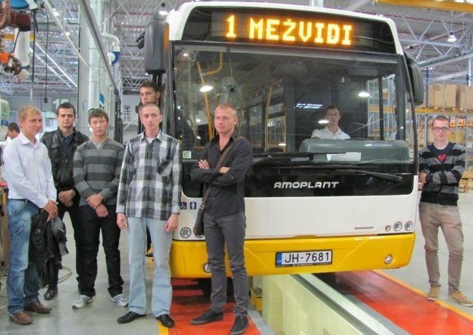 16 Jelgavas tehnikuma audzēkņi mācīsies «AMO Plant»