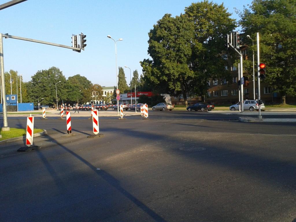Sastrēgumi – pie viesnīcas, Pasta, Krišjāņa Barona un Mātera ielā