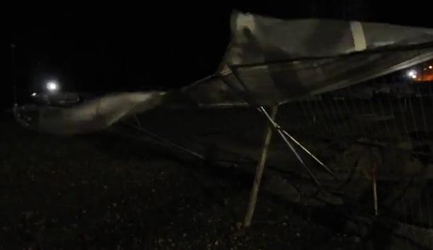 Naktī vēja brāzmas Jelgavā pārsniedza 21 metru sekundē; elektroatslēgumi – Kalnciema un Branku pusē (ar video)