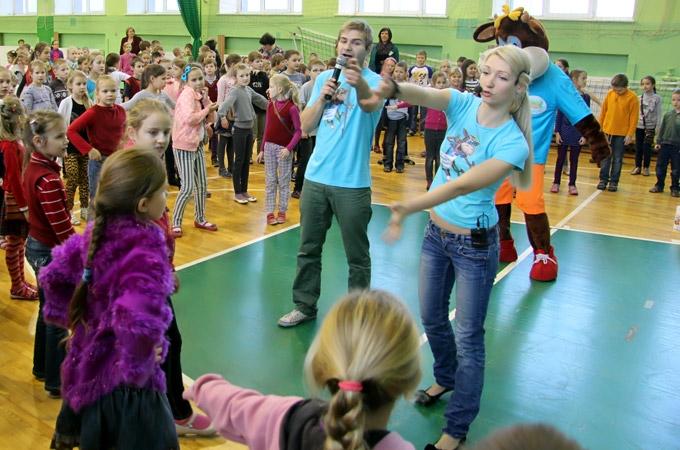 FOTO: Ar īpašu deju centīsies veicināt bērnu fizisko aktivitāti ikdienā