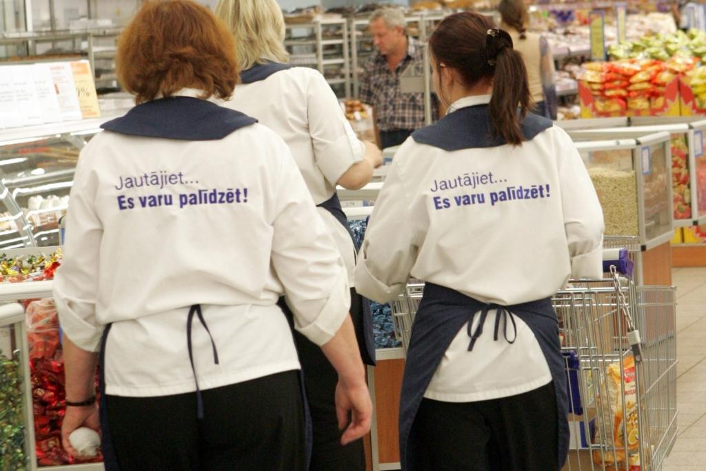 Lielveikalu darbinieki sevi salīdzina ar zombijiem un vergiem