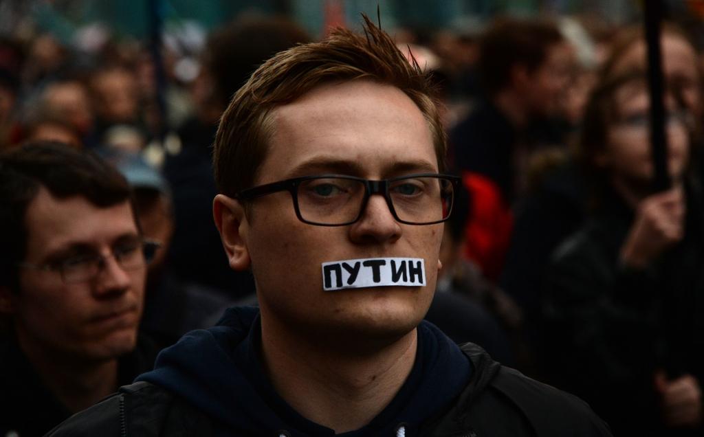 Mediji kritiski par Putina lēmumu likvidēt RIA Novosti