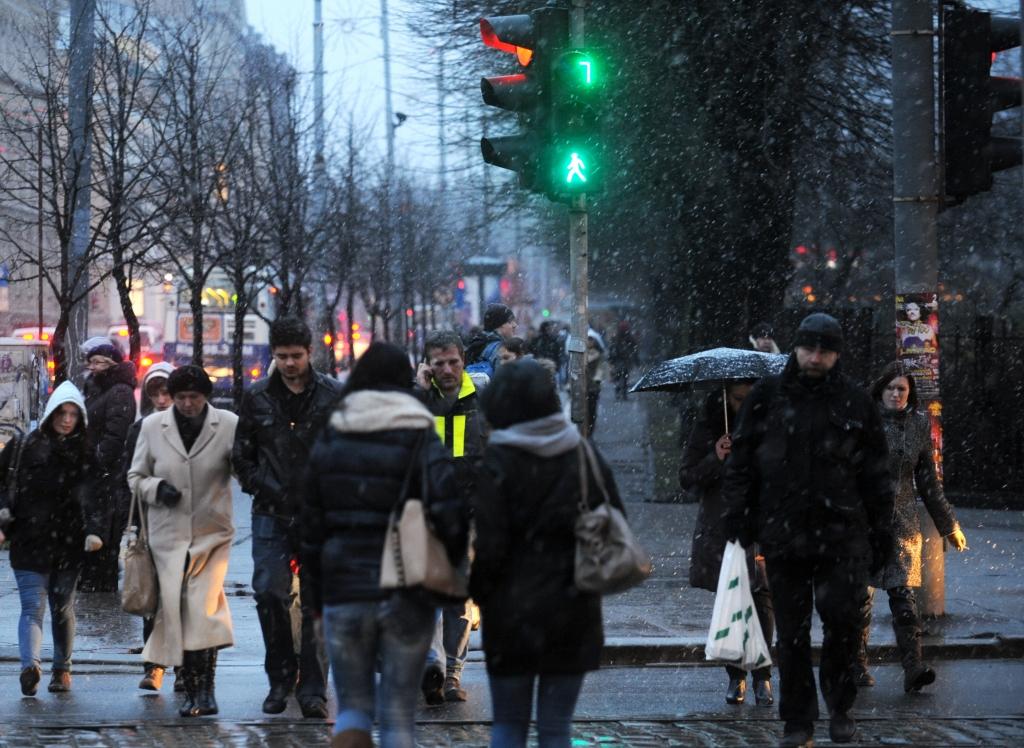 Šogad Ziemassvētki nebūs balti; prognozē lietu un vēja brāzmas