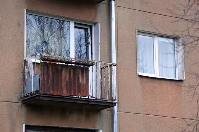 Daudzdzīvokļu māju uzlabošanu pilsētas centrā pašvaldība dēvē par luksusa lietu