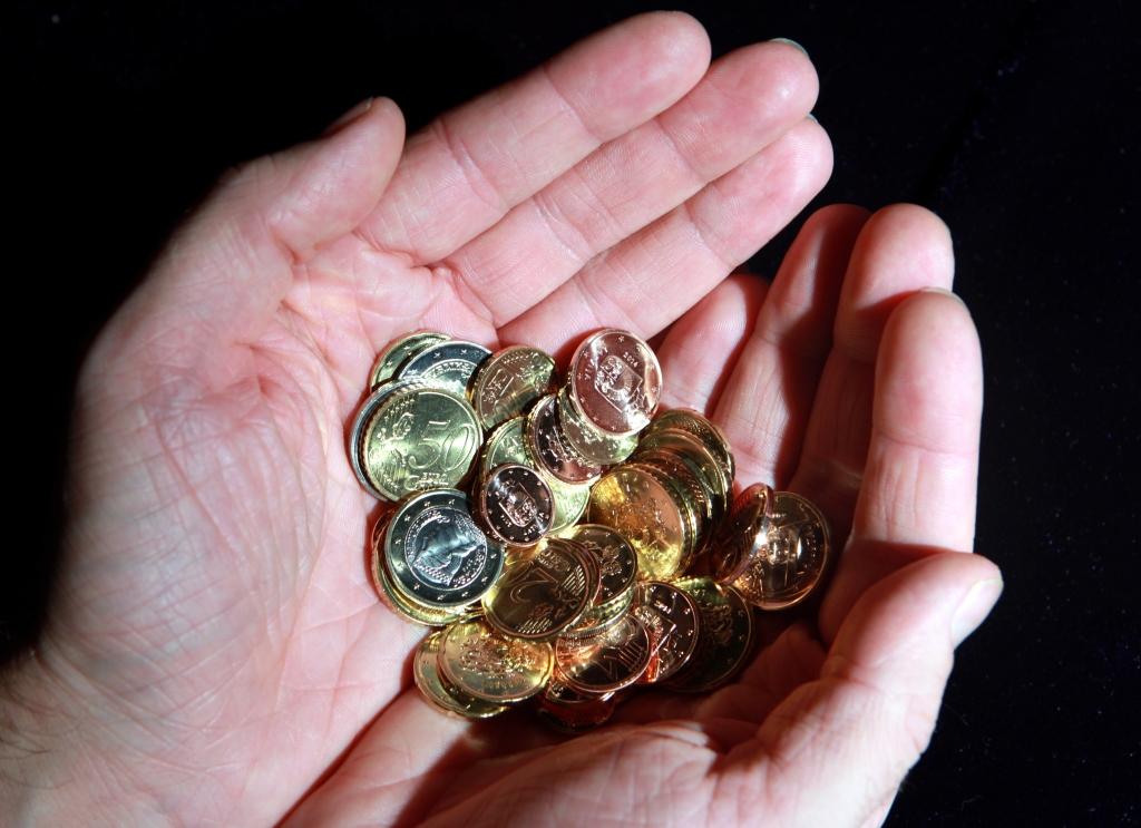 Latvijai 2014.gada martā un aprīlī jāatmaksā 1,4 miljardi eiro