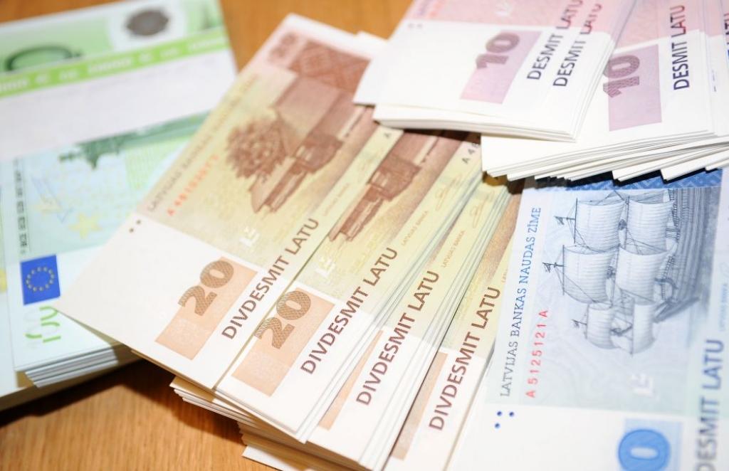 Banku peļņa šogad augusi par 43,6%