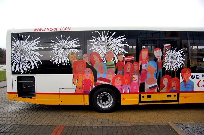 Saistībā ar eiro ieviešanu nestrādā NĪP kases; sabiedriskajā transportā un pašvaldības iestādēs problēmu ar norēķiniem nav