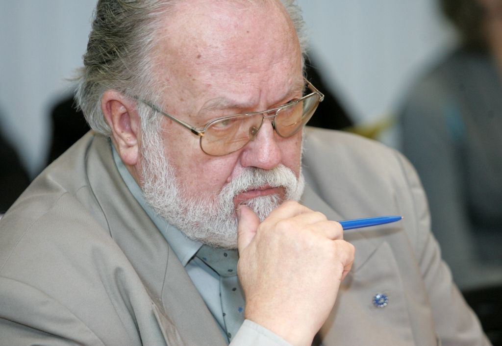 Folklorists un politiķis Dainis Stalts nogādāts reanimācijā