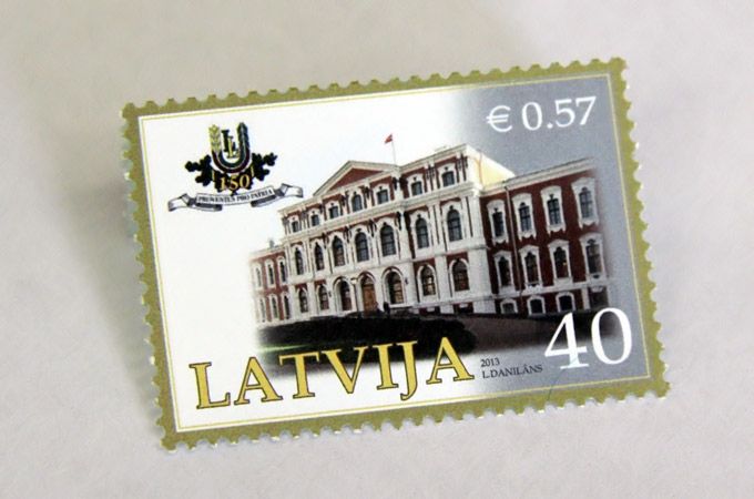 Jelgavas pilī LLU darbiniekam uz galvas uzkrīt glezna; veikalā «K-Rauta» – stienis