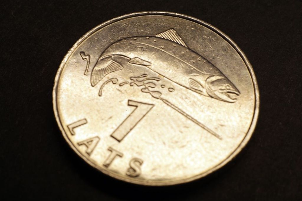 Šodien vēl pēdējo dienu var norēķināties ar latiem