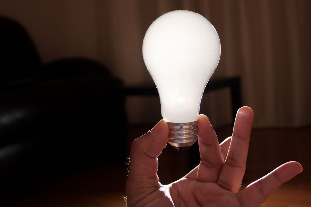 Elektrības tirgū pēc atvēršanas negaida lielus satricinājumus