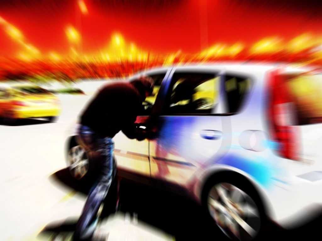 Apdrošinātājs: Rīgā uzdarbojas jauns autozagļu grupējums