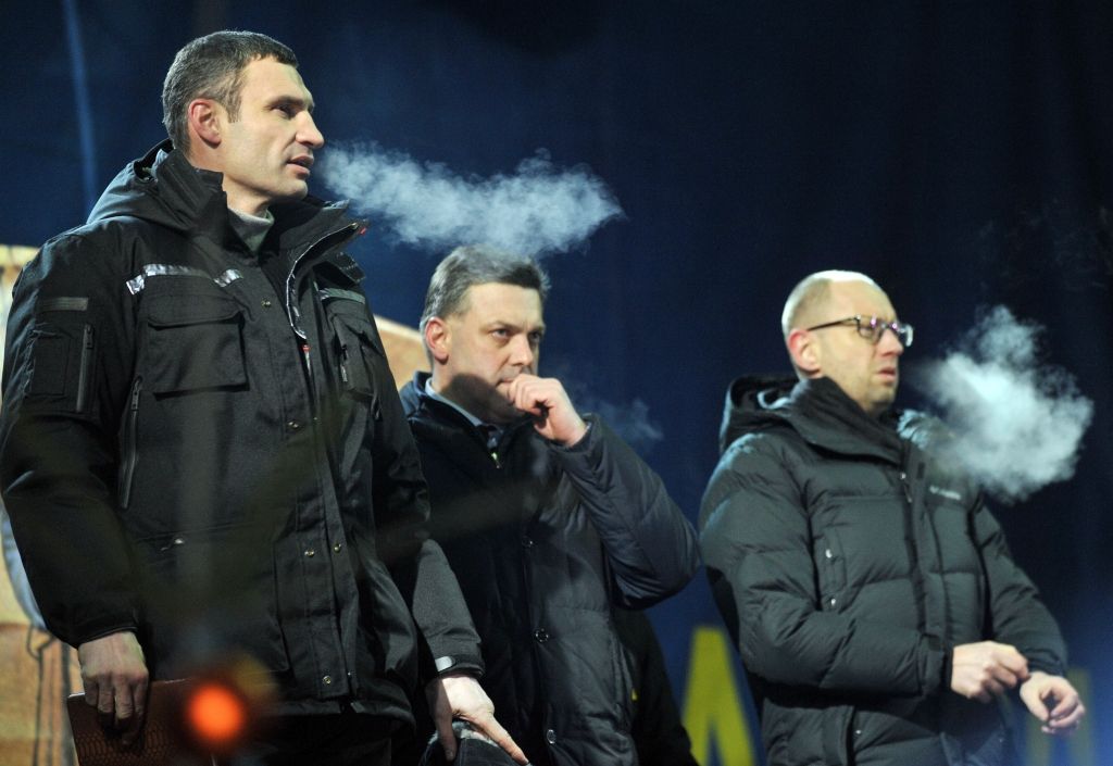 papildināts (11:47) - Neskatoties uz piedāvājumu opozīcijai, protesti Ukrainā turpinās