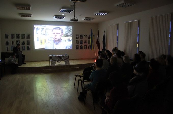 FOTO: Jelgavas ukraiņi solidarizējas ar brīvības cīnītājiem savā tēvzemē