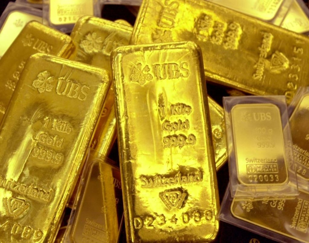 Investori no krituma atkal glābjas, ieguldot zeltā