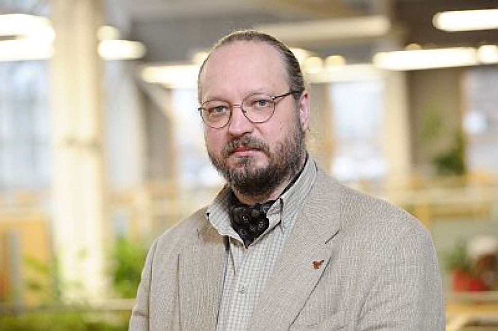 Nolikt atslēgas tomēr nav tas pats, kas nolikt karoti