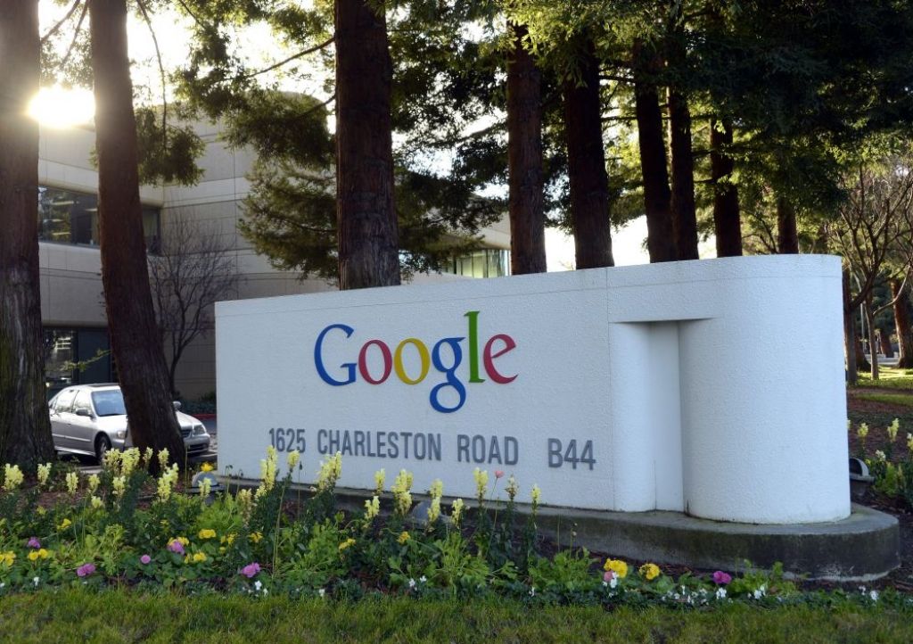 Tehnoloģiju sektorā aktīvāko darījumu veicēju augšgalā Google un Intel