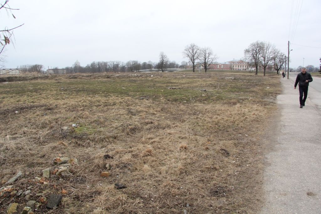 Jelgavas Dome nolemj zinātnei paredzētu zemi ekskluzīvā vietā lēti atdot veikalam