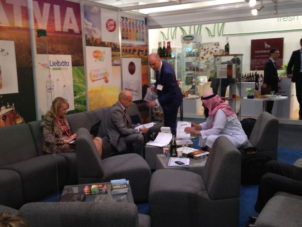 Papildināts raksts un galerija - Latvijas uzņēmumi debitē izstādē Gulfood 2014 Dubaijā