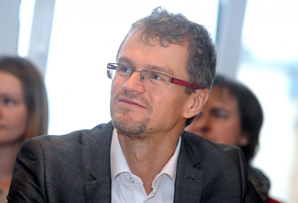 Tele2 komercdirektors: esam veikuši cenu korekciju košļājamās gumijas paciņas cenas apmērā