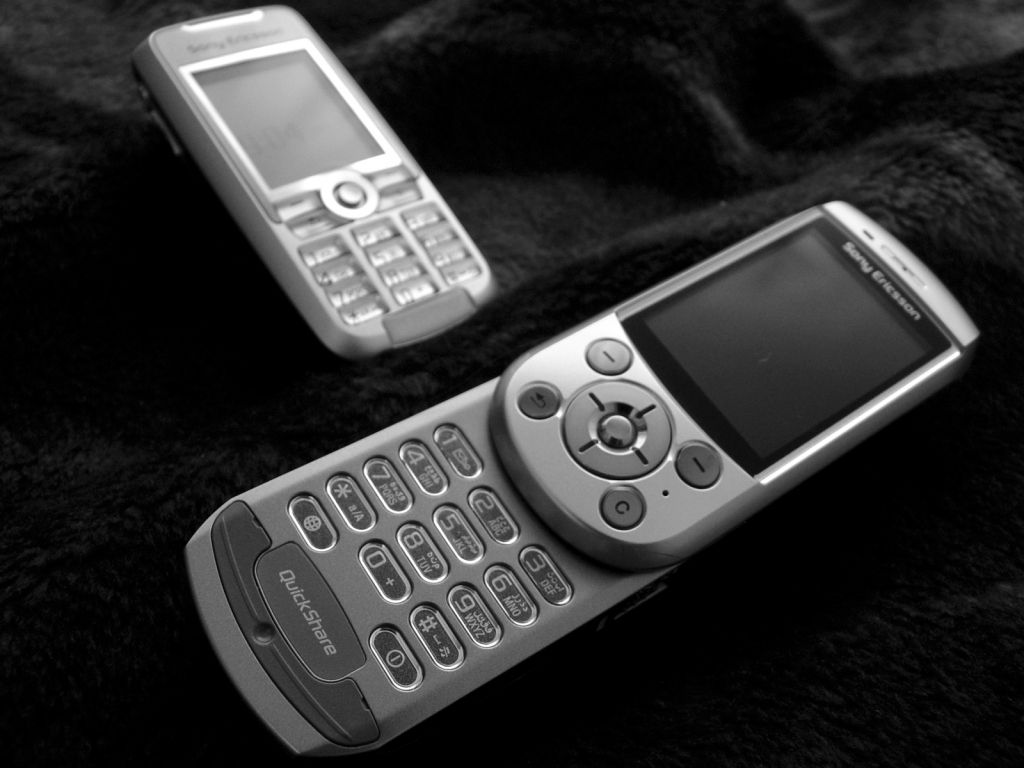 Konkurences uzraugs pētīs iespējamo mobilo sakaru cenu celšanu
