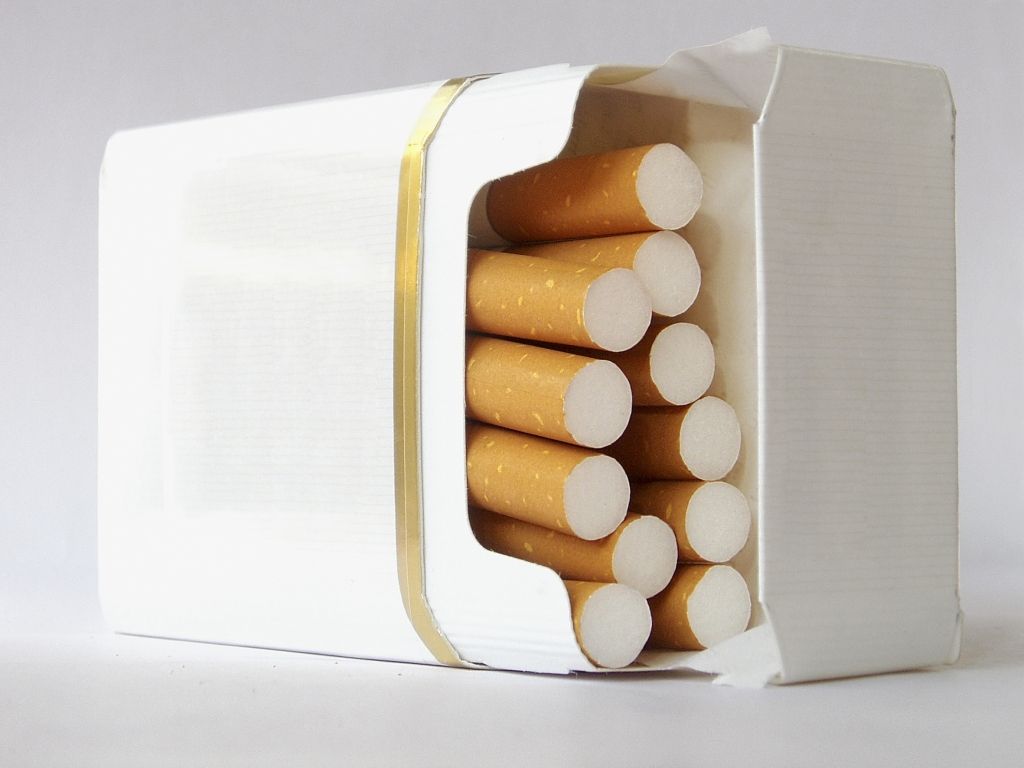 Atbalsta grozījumus, kas rosina liegt cigaretes iegādāties līdz 21 gada vecumam