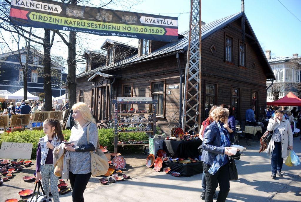 Papildināta - Kalnciema kvartāla ēku par 185 tūkstošiem renovēs SIA Koka Rīga