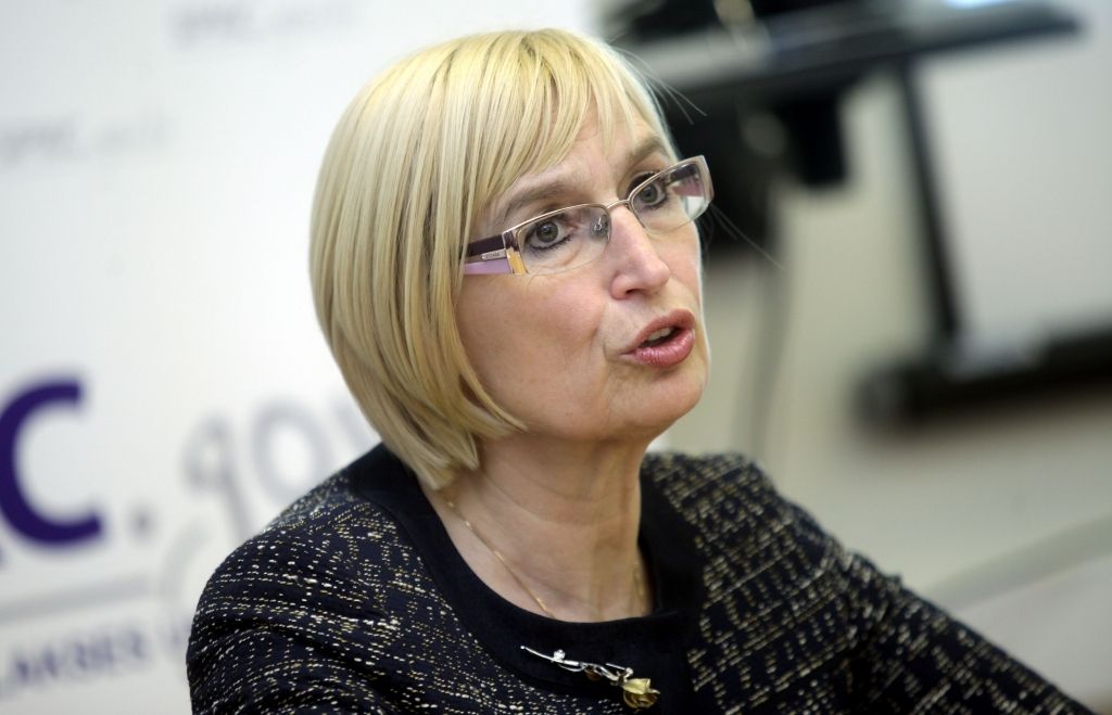 Circene tomēr pati atkāpsies no amata