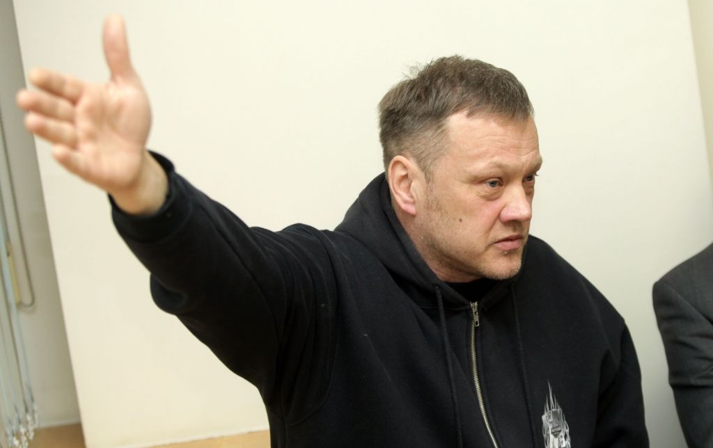 Motoklubu asociācija: ceļi tiek remontēti pa lēto, jūs to visu naudu nodzerat?